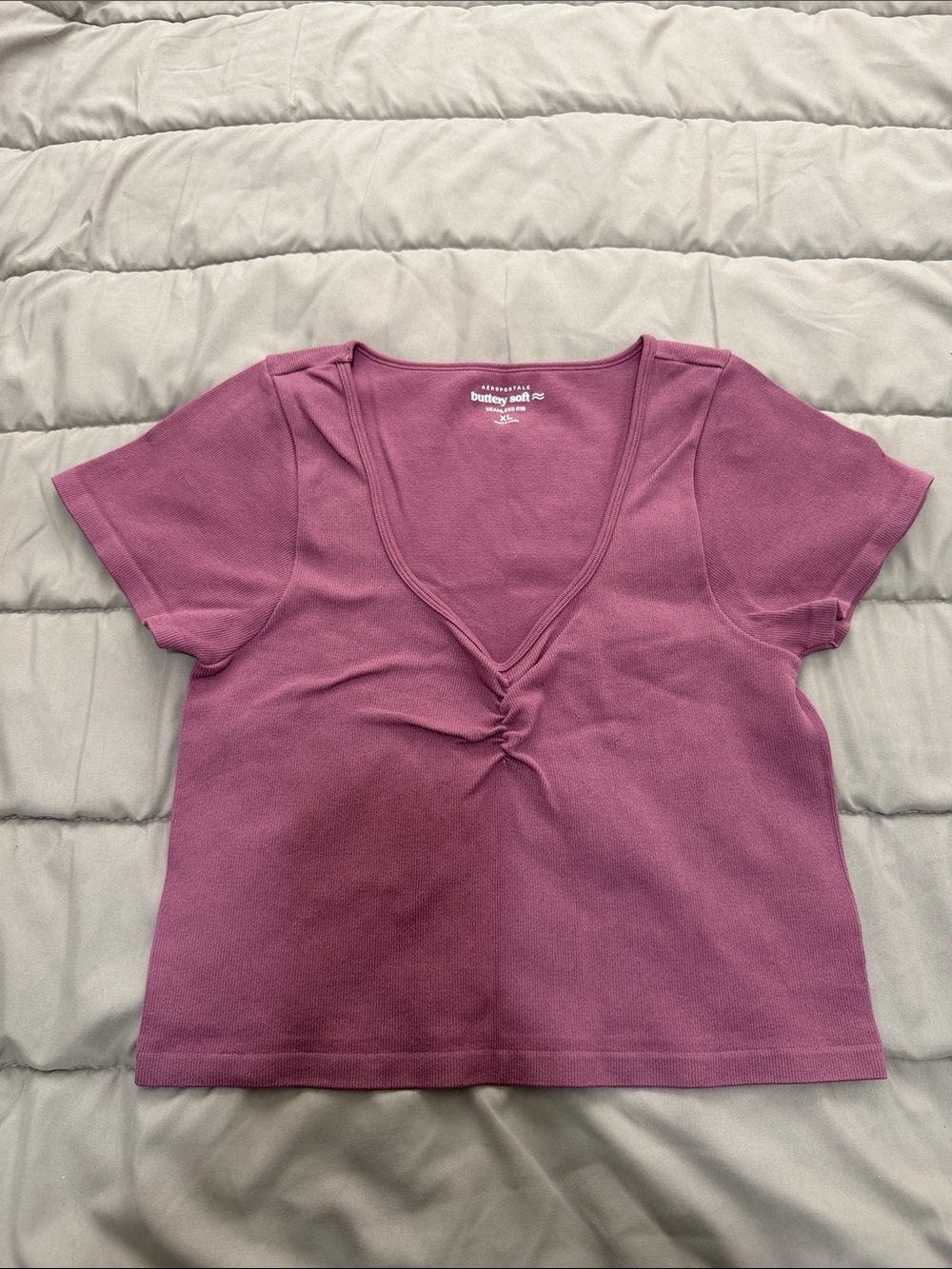 🫶🏼5 for $45!!🫶🏼NWOT V-Neck Twist Front Crop Top - Dusty Rose